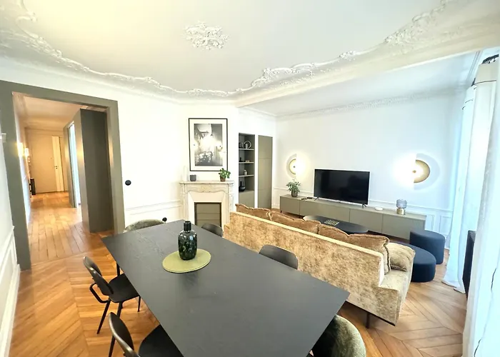 Parisian Luxury Style - Heart Of Montparnasse