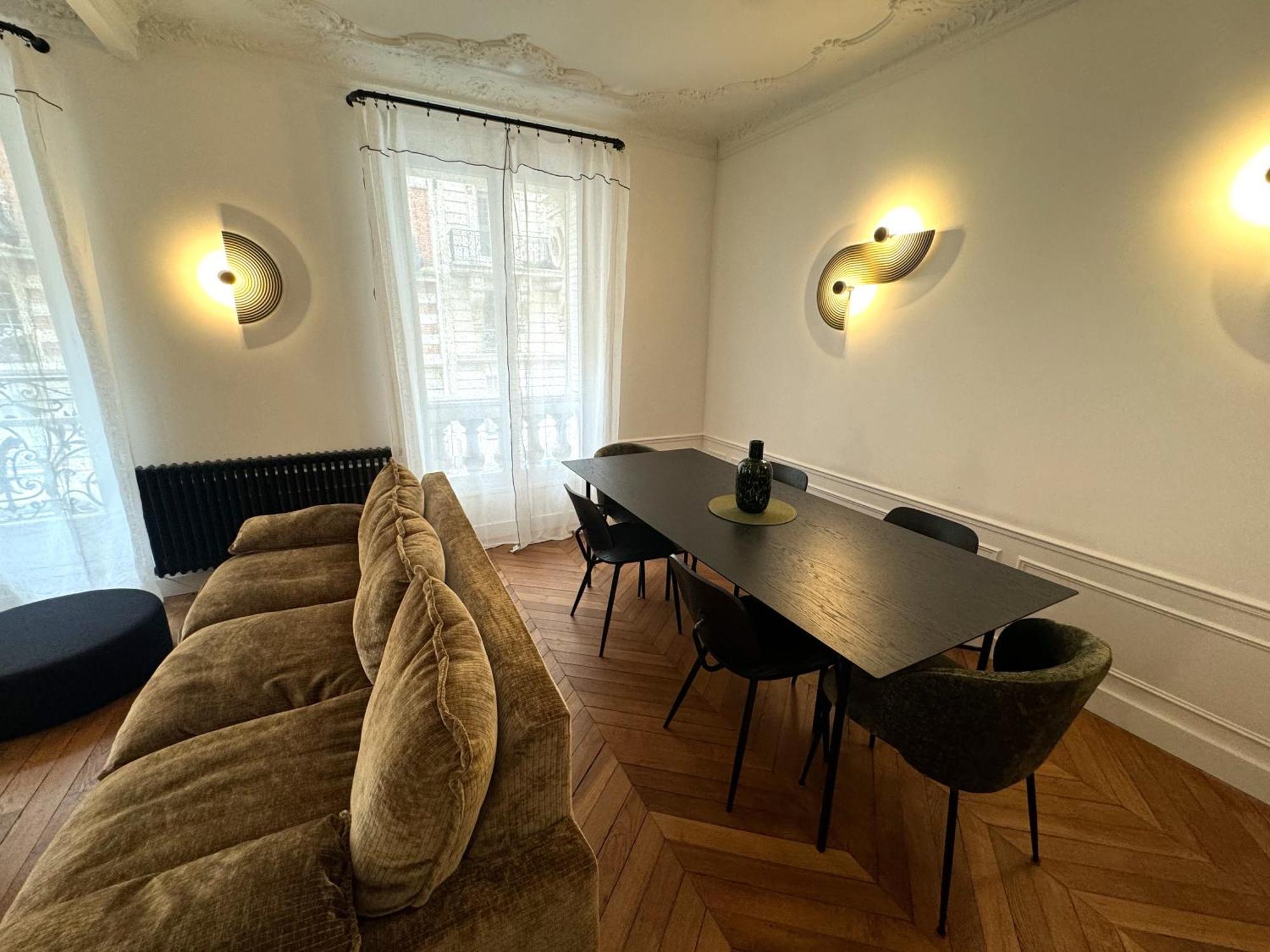 Parisian Luxury Style - Heart Of Montparnasse * Parigi